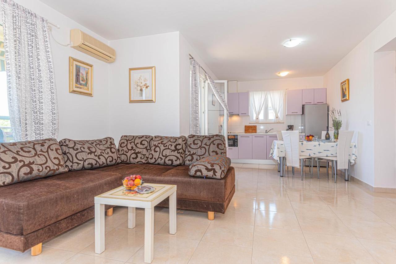 Apartment Milka 扎顿 外观 照片