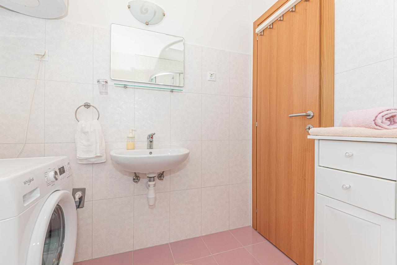 Apartment Milka 扎顿 外观 照片