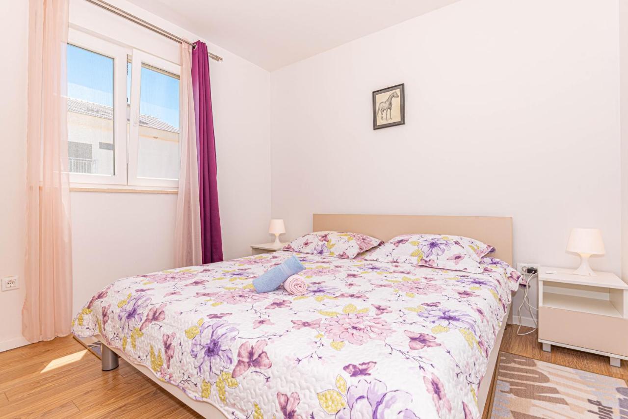Apartment Milka 扎顿 外观 照片